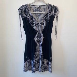 Classic Black and White Patterned Cache Dress Medium